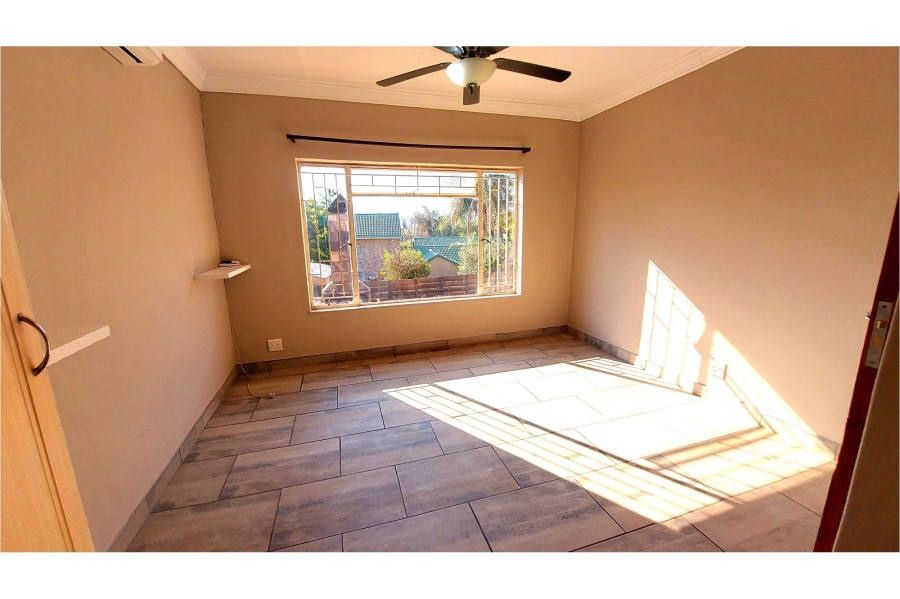 6 Bedroom Property for Sale in Ifafi North West